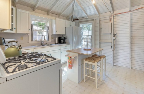 Brewster Cottage | Steps to Beach: Timeless Lower Cape Cottage