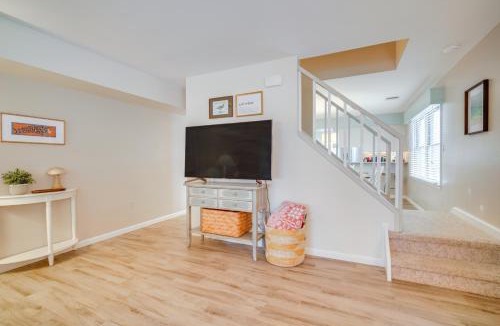 South End House | Steps to Beach: Townhome w/Balcony in Ocean City
