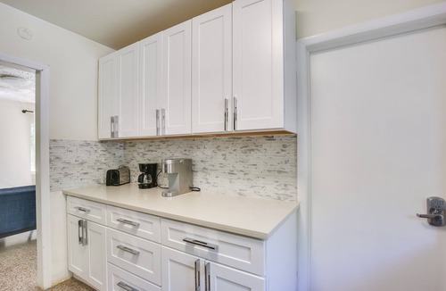 Deerfield Beach Cottage | Steps to Deerfield Beach: Home w/Private Patio!