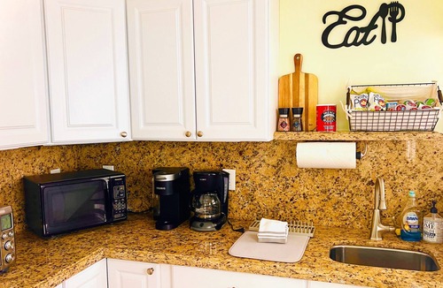 Downtown Fort Lauderdale Cottage | Steps to Las Olas/Newly renovated Key West Style Cottage, deck & Courtyard!