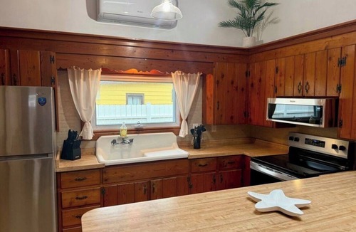 Verona Beach Cottage | Steps to Oneida Lake, Direct Water Access - Thistle Dew Cottage