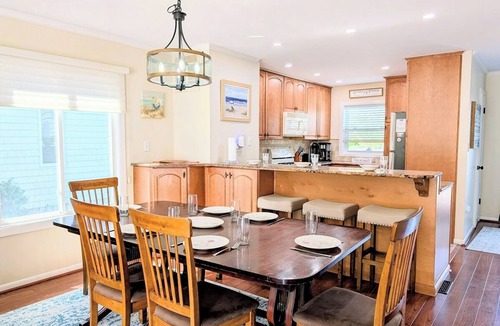 Bethany Beach House | Steps to Sand: 4BR Dog-Friendly Duplex – Tower Shores, North Bethany