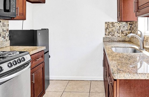 North Beach Apartment | Steps to Sand and Pool | Hollywood Beach Stay