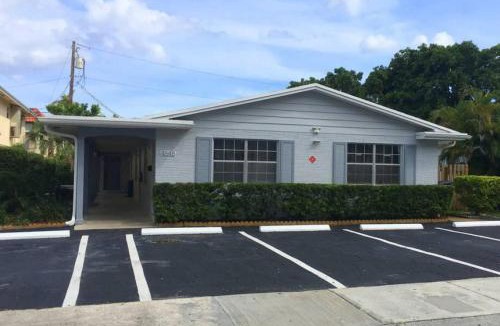 Lauderdale-by-the-Sea Apartment | Steps to Sand and Sea 3