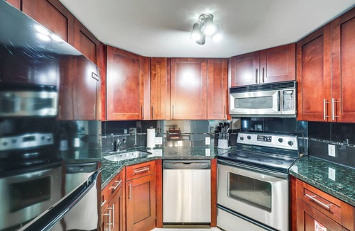 Galt Mile Condo | Steps to Sand! 10th-Floor Ocean Manor Unit w/Pool