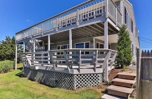 Centerville House | Steps to the beach, ice cream and lobster rolls!