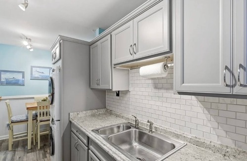 Northeast Virginia Beach Cottage | Steps to the Ocean! Family and Dog Friendly North End Cottage w/Rsrv Parking