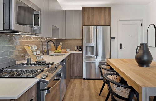 Everett Apartment | Sterling 1BR at Everett | Pool & Gym