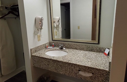 Smithfield Hotel | Stonewood Inn & Suites Carrollton - Smithfield