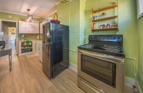 Kilmarnock Apartment | Stroll Into Town: Cozy Apartment in Kilmarnock