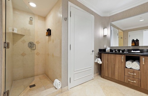 Central Beach Hotel | Studio 2 Queens Oceanfront Stay w/Pool, Spa, Dining, Beach Access
