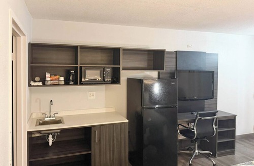 Aquia Harbour Hotel | Studio 6 - Stafford, Va - Quantico
