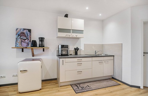 Hunerbach Apartment | Studio Apartment 'Eifelzauber' with Shared Terrace, Wi-Fi and Air Conditioning