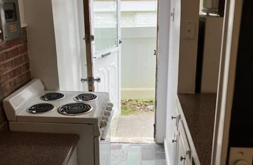 North End Apartment | Studio apartment in Downtown OC