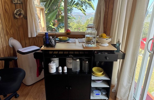 Topanga Apartment | Studio in The Mountains With a View and Outdoor Shower