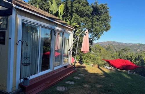 Topanga Apartment | Studio in The Mountains With a View and Outdoor Shower