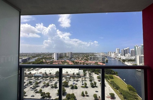 Hallandale Beach Apartment | Studio in the beach w/Heated Pool Next to Aventura