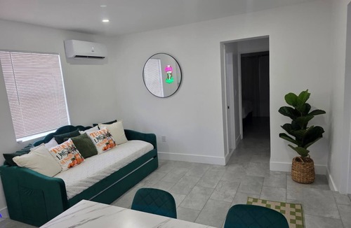 Hialeah Apartment | Studio Margarita–Cozy 1BR - Private - Near Airport