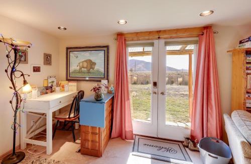 Hot Springs Apartment | Studio Near Hot Minerals Soak: 360-View of Valley!
