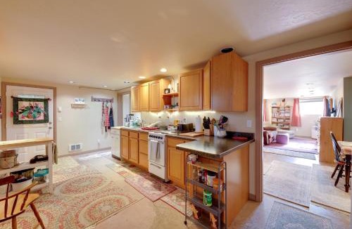 Hot Springs Apartment | Studio Near Hot Minerals Soak: 360-View of Valley!