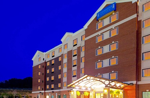 Aquia Harbour Apartment | Studio Suite Great for Business Travelers | Shared Indoor Pool + 24h Business Center