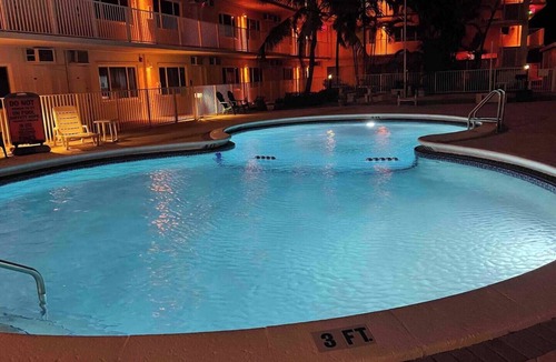 Lauderdale-by-the-Sea Apartment | StudioBTS - Right on the beach!