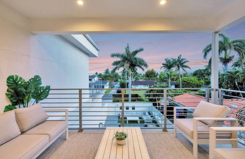 South Lake Villa | Stunning 3BR Villa W/Heated Pool Hollywood Beach