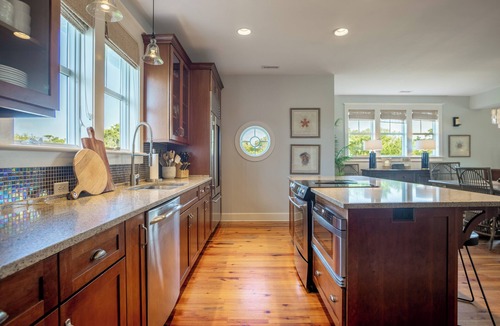Cape Fear Station House | Stunning 5BR 4.5 BA Home Steps to E Beach BHI and Shoals Clubs Pet Friendly