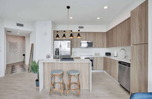 Northeast Miami Condo | Stunning Bay Views 2 Bdrm Condo