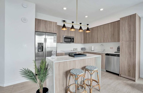 Northeast Miami Condo | Stunning Bay Views 2 Bdrm Condo