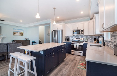 North End Condo | Stunning Beach Block 5BR/4BA Home w/Elevator & Outdoor Decks–Steps to Boardwalk