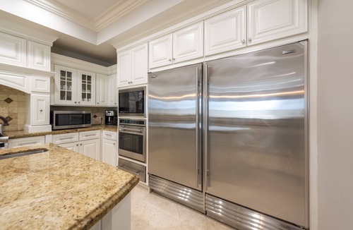 Birch Park Finger Streets House | Stunning Beach House-Steps to Beach. Walk to restaurants, shops, bars, and park.