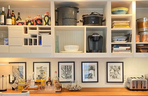 Tisbury House | Stunning, Classic Renovated Greek Revival - few mins Walk to Main St & VH Ferry