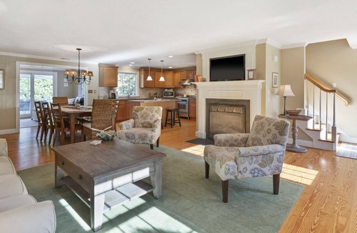 East Orleans House | Stunning East Orleans Residence 2 Miles from Nauset Beach