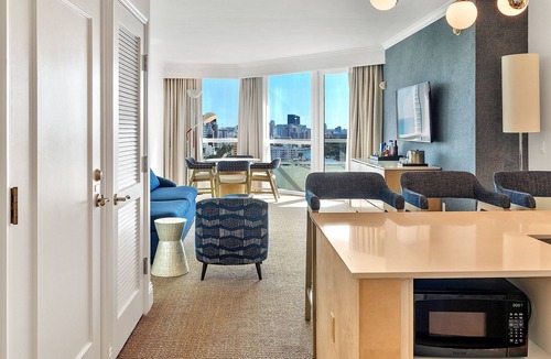 Mid Beach Hotel | Stunning Fontainebleau Ocean Bay