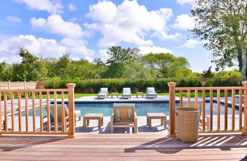 West of Town House | Stunning fully renovated 11/9 family compound with pool, walk to town