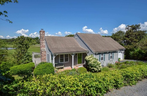 South Chatham House | Stunning Marsh Views, Near Pleasant Street Beach!