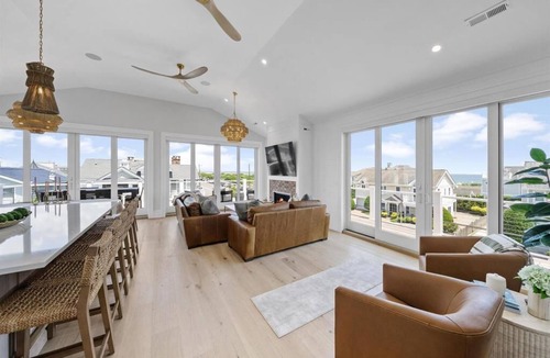 Stone Harbor House | STUNNING NEW CONSTRUCTION 6 BEDRMS, 6.5 BATHS, SLEEPS 16 STEPS TO BEACH