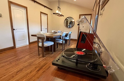 Jewett House | Stunning Views Movie Theater and Next To Skiing