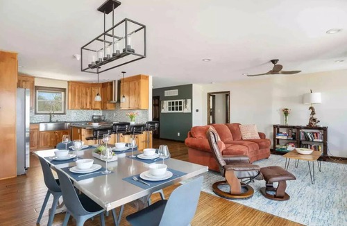 Mathias Cabin | Stunning Views: Secluded 5 bedroom Mountain Home