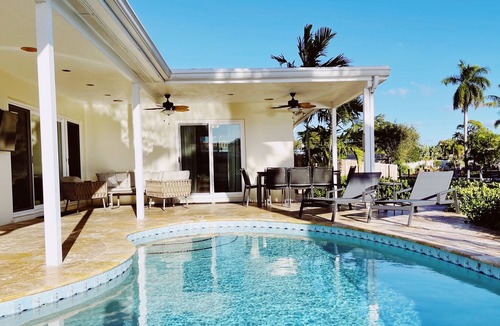 Coral Ridge Isles House | Stunning Waterfront Home W/ Pool - 3BR/2Bath + Den