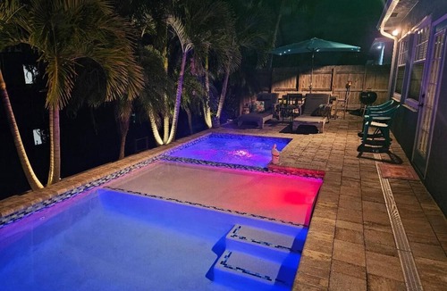 Fort Lauderdale House | Stunning WATERFRONT Home In Ft. Lauderdale ~ Saltwater Pool & Hot Tub ~ Dogs OK!