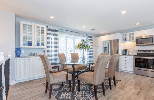 Hyannis House | Stunning waterfront with sandy beach & dock!
