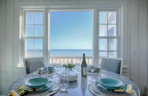 South Wellfleet House | Stunning Waterfront Views Beach steps away