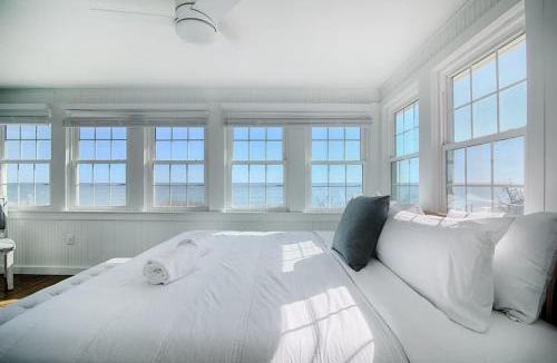 South Wellfleet House | Stunning Waterfront Views Beach steps away