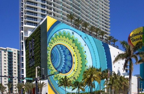 Hollywood South Central Beach Resort | Stunning well maintained 2-Bed suite, ocean views & walk to Diplomat Resort.