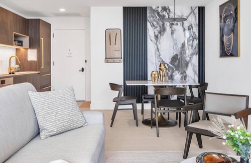 Downtown Miami Apartment | Stylish 1BD Penthouse with Water Views, Gym & Fast WiFi in Downtown Miami.