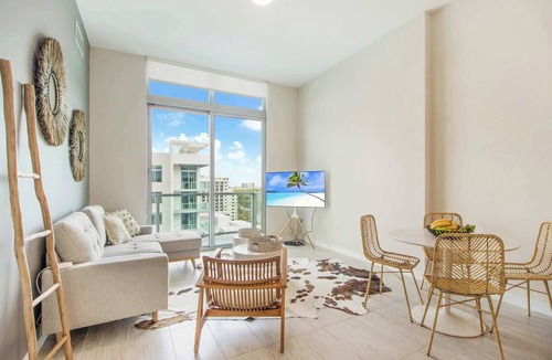 Northeast Miami Condo | Stylish 1Bdrm Penthouse In Miami Design District