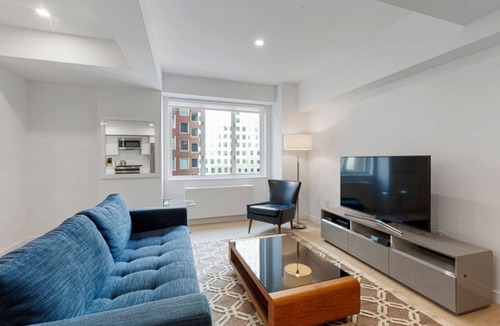 Battery Park City Condo | Stylish 1BR at Rector Place – Rooftop & Fitness Center