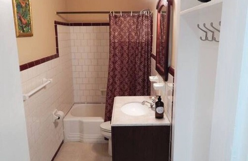 Salisbury Apartment | Stylish 2 bedroom 1 bath with riverfront views close to dining and downtown